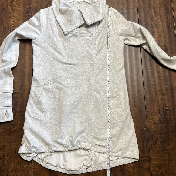 Lululemon Jacket - Picture 12 of 12